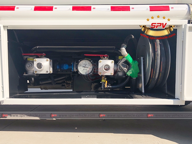 10,000 litres Fuel Tank Truck FOTON - Discharge Box 10,000 litres Fuel Tank Truck FOTON - Discharge Box